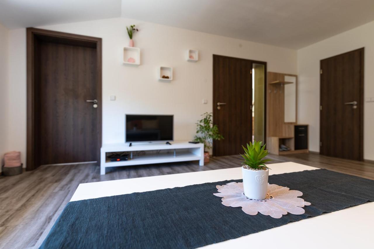 Apartman U Krizku Jihlava Eksteriør billede